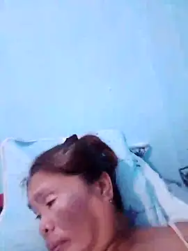 Snapshot of sexylizzy4u chatting on 03.22.25 sexylizzy4u online show from 03.22.25