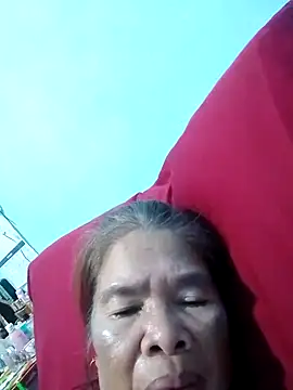 Snapshot of sexylizzy4u chatting on 10.12.25 sexylizzy4u online show from 10.12.25