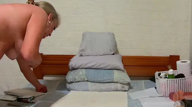 awild kitten online show from 03.02.25