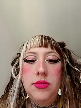 Snapshot of cindy_ink chatting on 11.18.25 cindy ink online show from 11.18.25