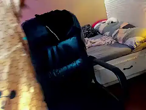 HOTnWILDalice online show from 03.10.25