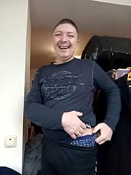 Snapshot of Pokaz2020 chatting on 12.18.24 Pokaz2020 online show from 12.18.24