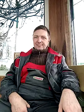 Snapshot of Pokaz2020 chatting on 11.16.25 Pokaz2020 online show from 11.16.25