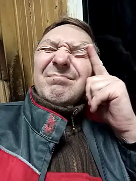 Snapshot of Pokaz2020 chatting on 11.17.25 Pokaz2020 online show from 11.17.25