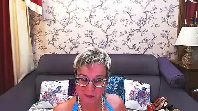 MilfyMommyXX online show from 01.25.25