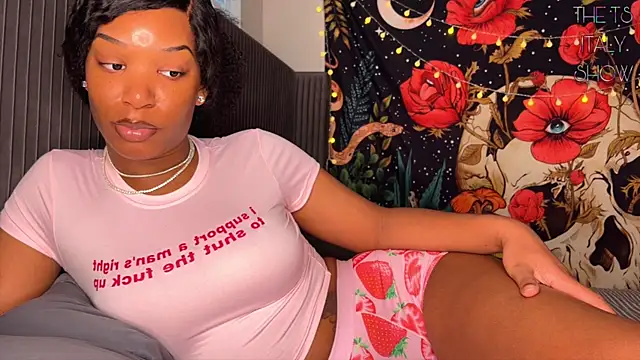 Snapshot of ItalyNayoir chatting on 01.03.25 ItalyNayoir online show from 01.03.25