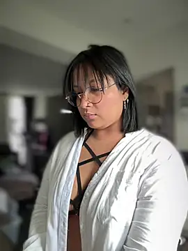 DannaaMeliza online show from 01.11.25