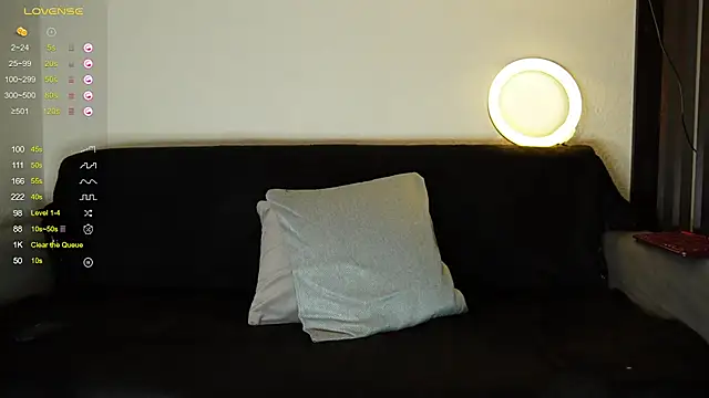 Snapshot of SteeveMuscle chatting on 03.14.25 SteeveMuscle online show from 03.14.25