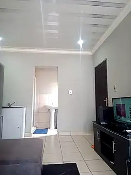 Snapshot of SQUITBOOTY chatting on 02.11.25 SQUITBOOTY online show from 02.11.25