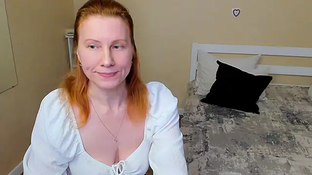 FoxySophia online show from 10.07.25