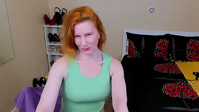 Snapshot of FoxySophia chatting on 04.23.26 FoxySophia online show from 04.23.26
