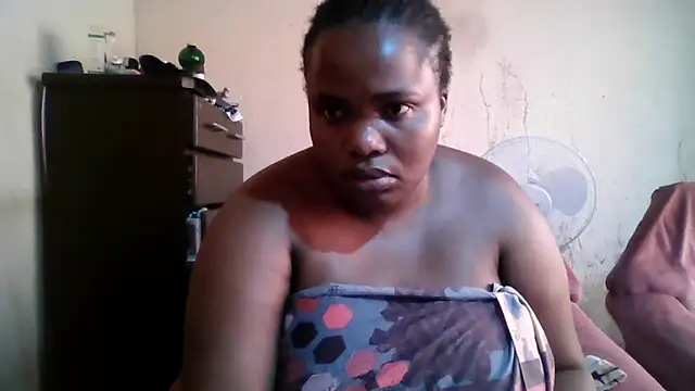 Snapshot of sexybigboobz chatting on 09.15.25 sexybigboobz online show from 09.15.25