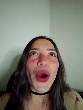 Snapshot of loveuu-bae chatting on 02.19.26 loveuu-bae online show from 02.19.26