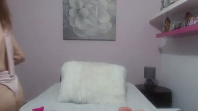 Snapshot of CindyCrawford chatting on 09.12.25 CindyCrawford online show from 09.12.25