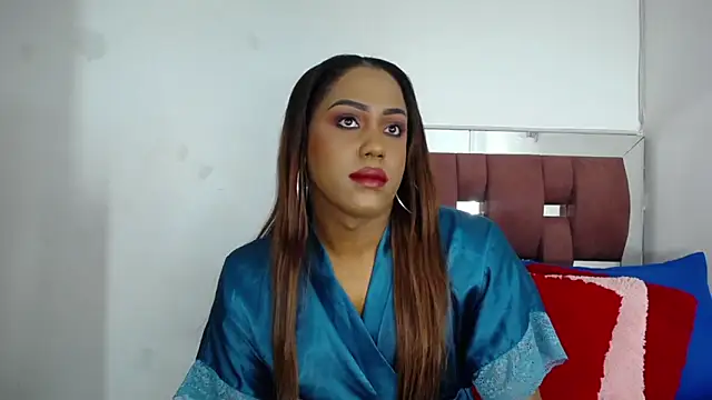 Snapshot of LoraineBigCockTs chatting on 10.17.25 LoraineBigCockTs online show from 10.17.25