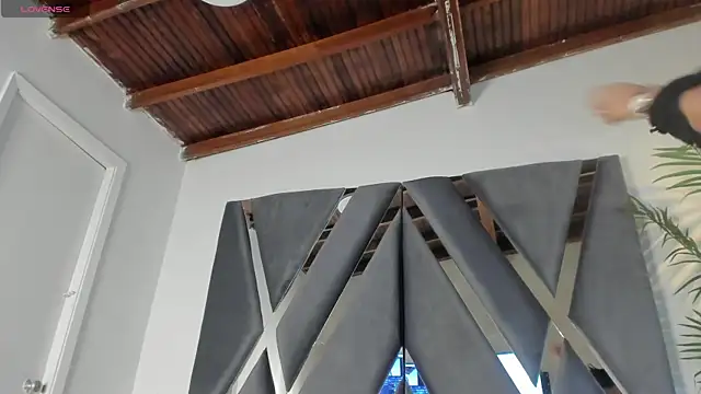 Snapshot of moonsweet1 chatting on 01.20.25 moonsweet1 online show from 01.20.25