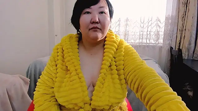 Snapshot of pussygold88 chatting on 11.10.25 pussygold88 online show from 11.10.25