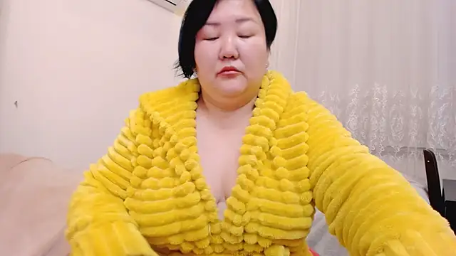 Snapshot of pussygold88 chatting on 11.11.25 pussygold88 online show from 11.11.25