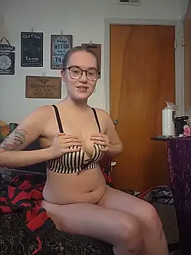 Izzy Hellbourne online show from 06.01.26