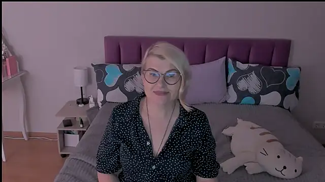 sabrinamacmarren online show from 02.20.25