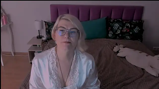 sabrinamacmarren online show from 02.28.25