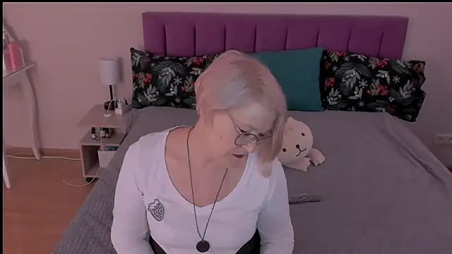 sabrinamacmarren online show from 03.08.25