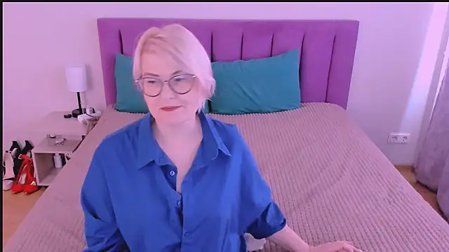 sabrinamacmarren online show from 09.12.25