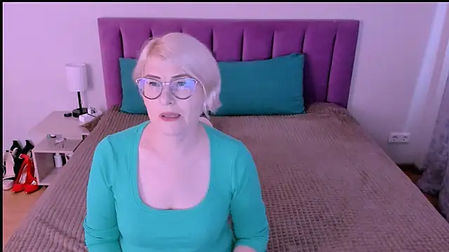 sabrinamacmarren online show from 09.13.25