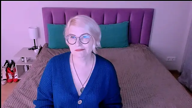 sabrinamacmarren online show from 09.23.25