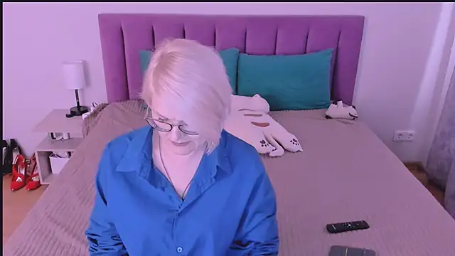 sabrinamacmarren online show from 09.25.25