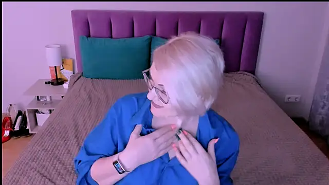 sabrinamacmarren online show from 09.30.25