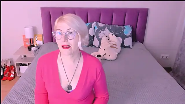 sabrinamacmarren online show from 10.14.25