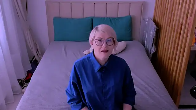 Snapshot of sabrinamacmarren chatting on 03.08.26 sabrinamacmarren online show from 03.08.26