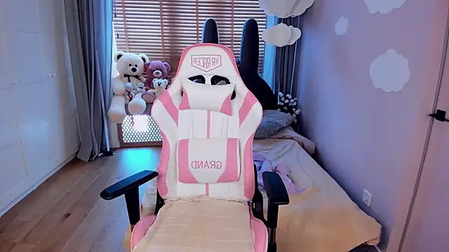 MiaSilkX online show from 03.13.26