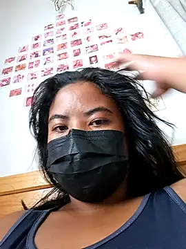 Snapshot of Artinah22 chatting on 12.28.24 Artinah22 online show from 12.28.24