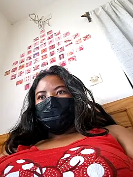 Snapshot of Artinah22 chatting on 12.31.24 Artinah22 online show from 12.31.24