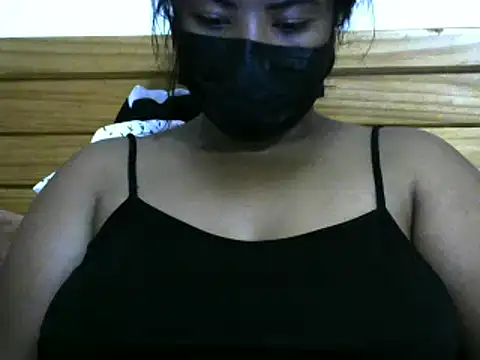 Snapshot of Artinah22 chatting on 02.18.25 Artinah22 online show from 02.18.25