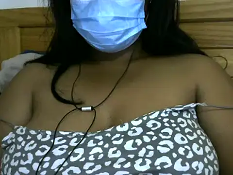 Snapshot of Artinah22 chatting on 02.28.25 Artinah22 online show from 02.28.25