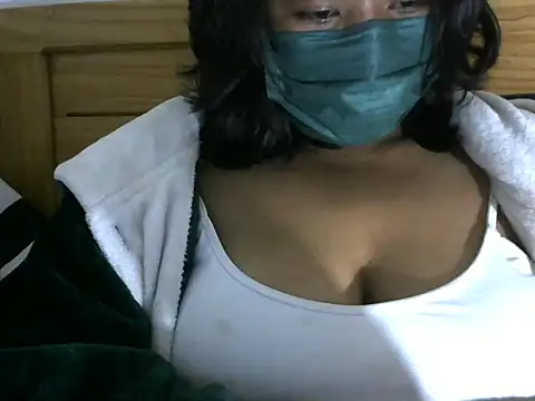 Snapshot of Artinah22 chatting on 09.10.25 Artinah22 online show from 09.10.25