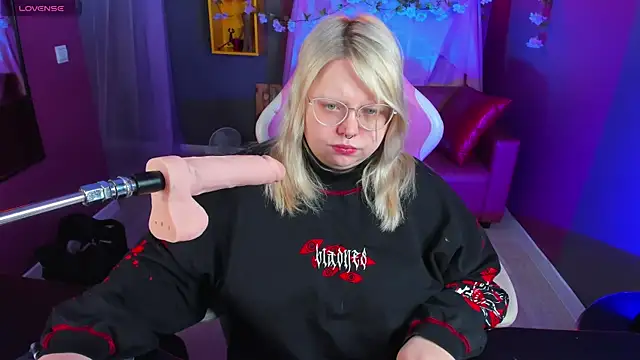 Snapshot of Yoki_Shizuko chatting on 03.06.26 Yoki Shizuko online show from 03.06.26