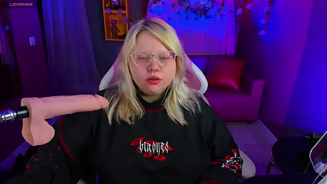 Snapshot of Yoki_Shizuko chatting on 03.12.26 Yoki Shizuko online show from 03.12.26