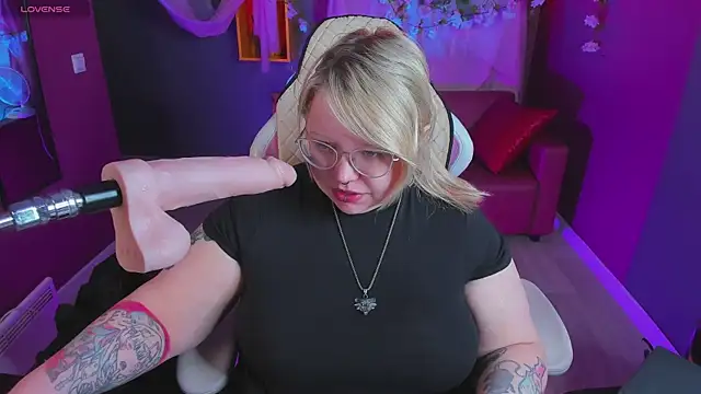 Snapshot of Yoki_Shizuko chatting on 04.02.26 Yoki Shizuko online show from 04.02.26