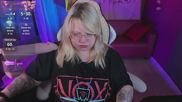 Snapshot of Yoki_Shizuko chatting on 04.04.26 Yoki Shizuko online show from 04.04.26