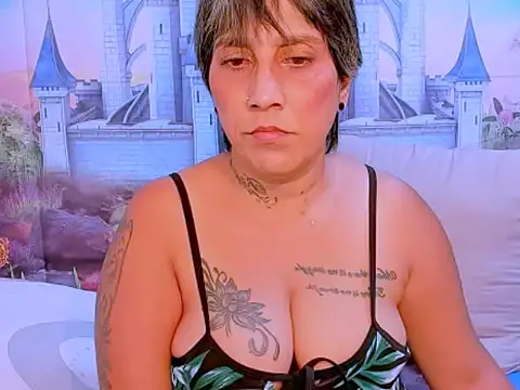 Snapshot of indianroxy chatting on 09.14.25 indianroxy online show from 09.14.25