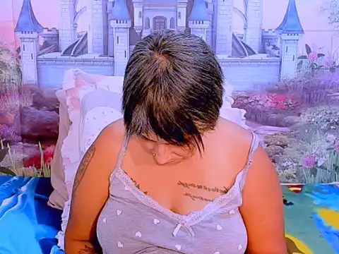 Snapshot of indianroxy chatting on 10.02.25 indianroxy online show from 10.02.25