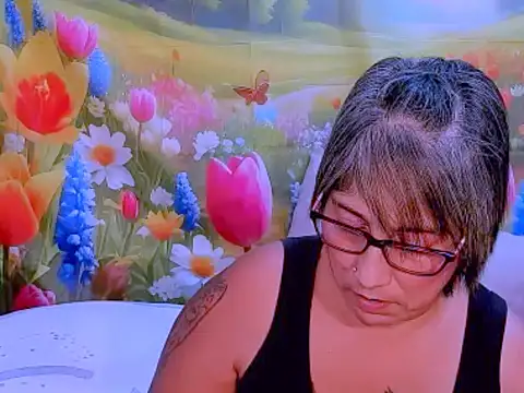 Snapshot of indianroxy chatting on 11.13.25 indianroxy online show from 11.13.25