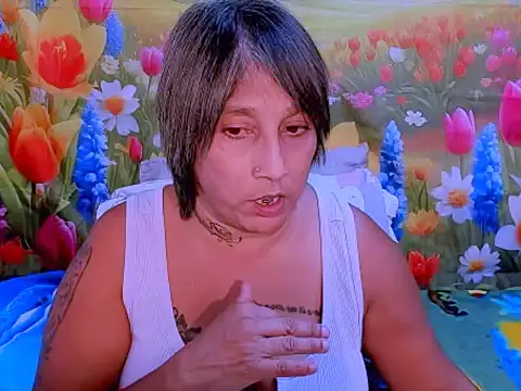 Snapshot of indianroxy chatting on 11.18.25 indianroxy online show from 11.18.25