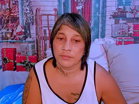 Snapshot of indianroxy chatting on 11.26.25 indianroxy online show from 11.26.25