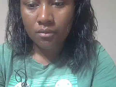 Snapshot of cutybigass chatting on 06.15.26 cutybigass online show from 06.15.26