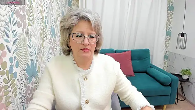 EvelynJoyful online show from 02.04.25